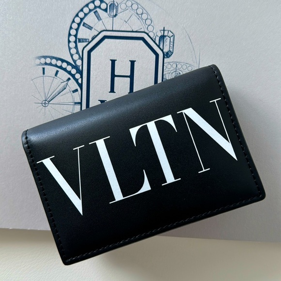 Valentino Garavani Handbags - Valentino Garavani Black Logo Card Case/Wallet in Excellent Condition with Chain